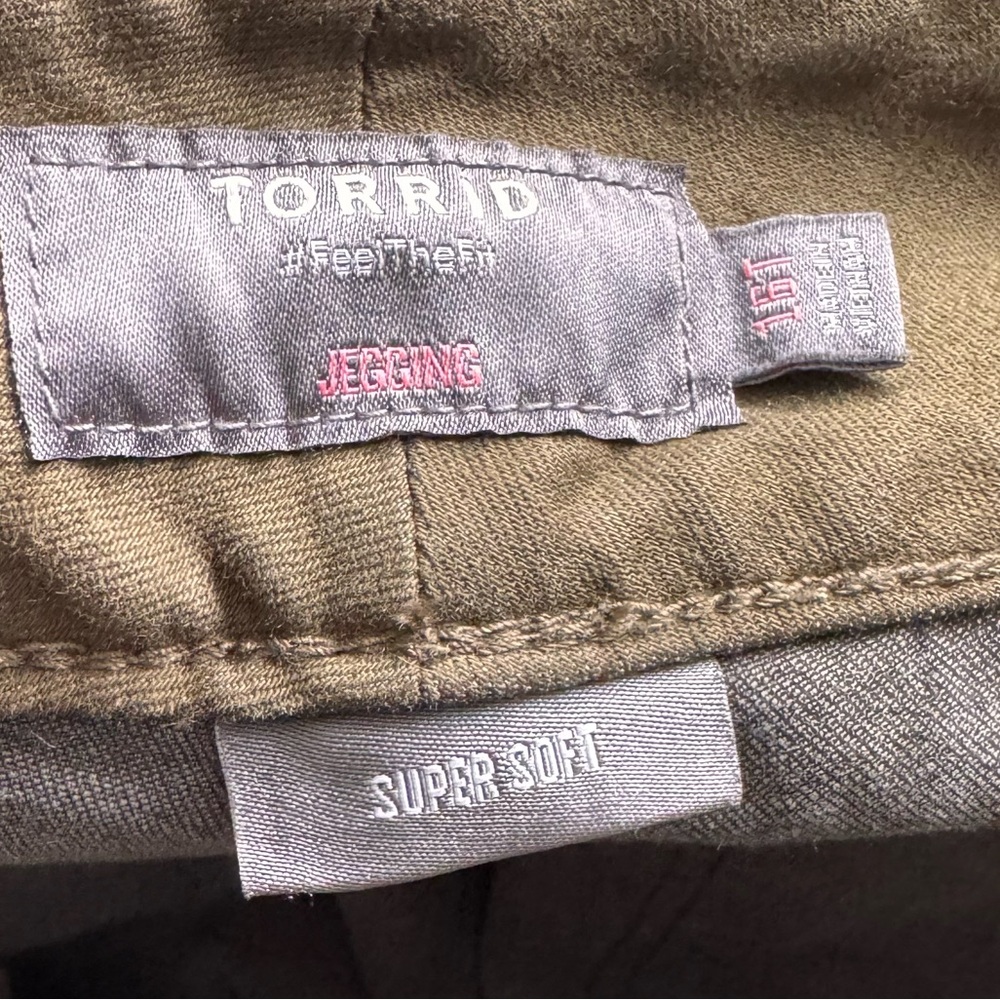 Torrid Super Soft Olive Green Skinny Jeans size 16 Tall - Picture 9 of 12